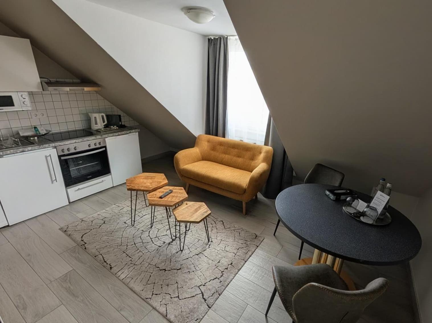2-Zimmer Apartment Standard Dach