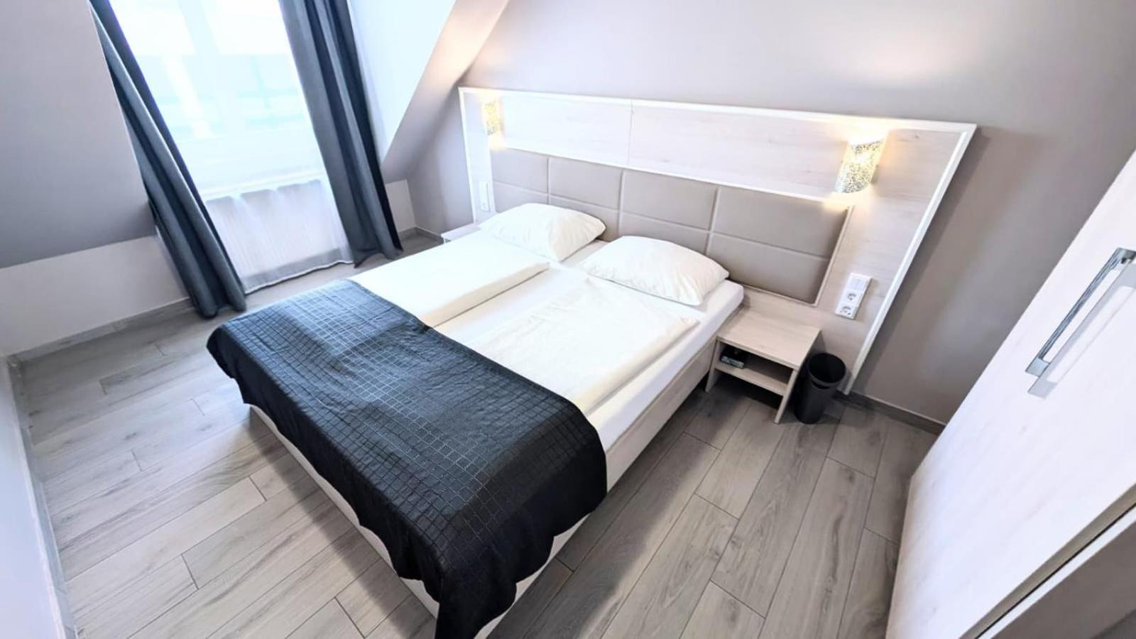 2-Zimmer Apartment Standard Dach