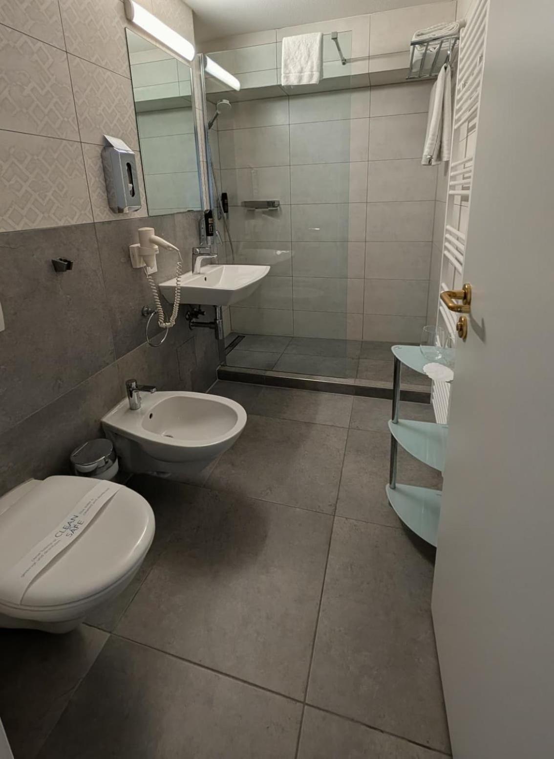 2-Zimmer Apartment Standard Dach